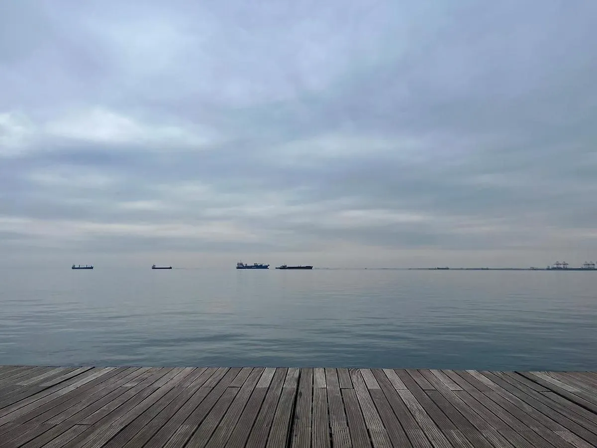 2Bdr Cozy Apartment - Near Waterfront And Metro Thessaloniki