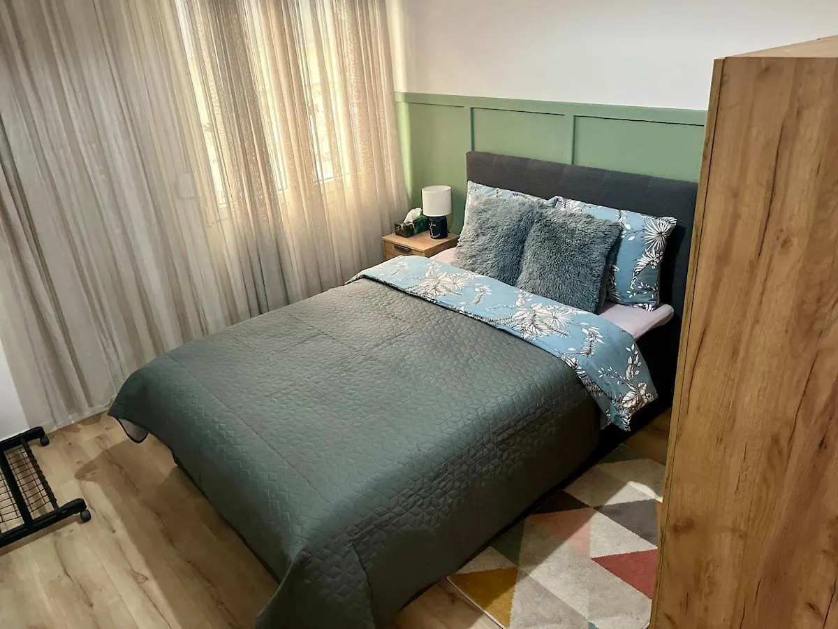 2Bdr Cozy Apartment - Near Waterfront And Metro Thessaloniki 0*,  Greece