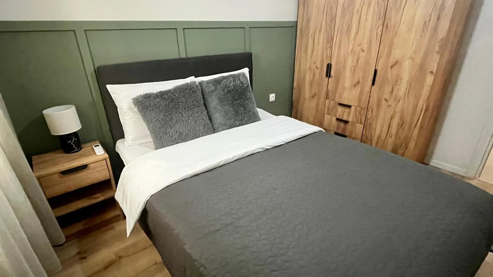 2Bdr Cozy Apartment - Near Waterfront And Metro Thessaloniki